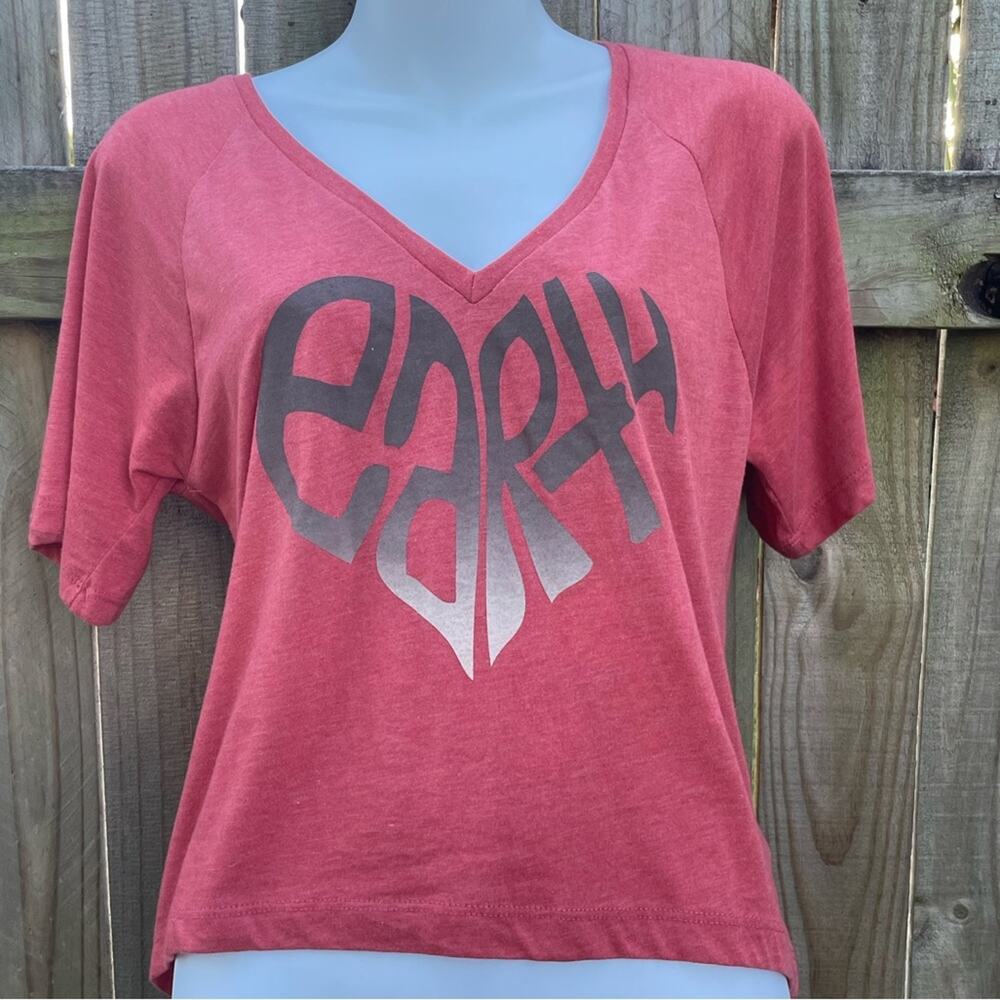 Threads 4 Thoughts Sustainable apparel โEarthโ red short sleeve crop top